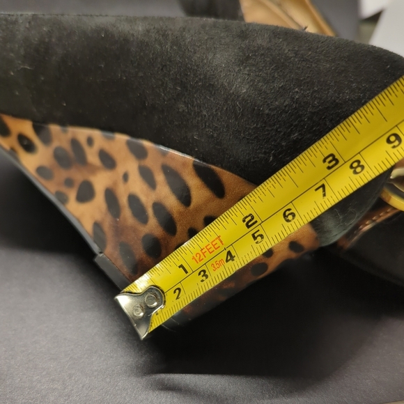 Circa Joan & David Wedge Open Toe Buckle women's 8M Black & Cheetah - Picture 12 of 12